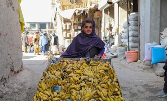 Почти 60 процентов трудящихся женщин заняты в неформальном секторе.